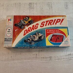 Rare, vintage 1965 Milton Bradley Drag Strip #4542